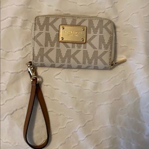 Michael Kors wristlet